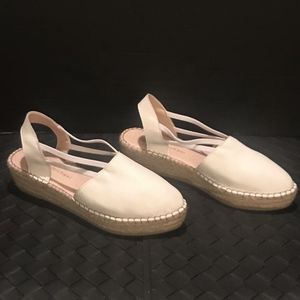 Eric Michael White Estelle Espadrilles  6.5